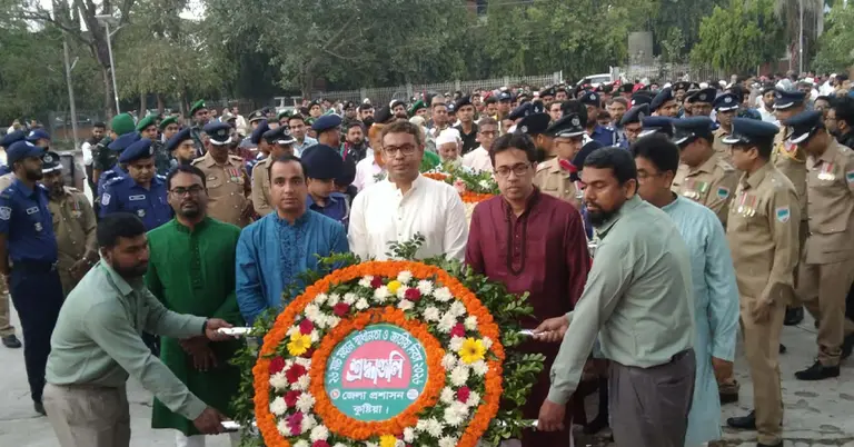 স্মৃতিস্তম্ভে পুষ্পস্তবক অর্পণ করা হবে